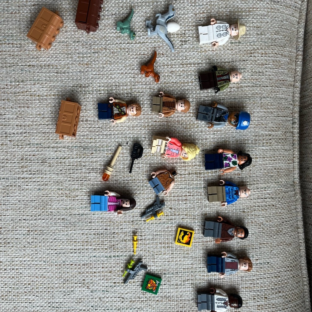 LEGO Minifigure Collection with Accessories - Jurassic World Lot